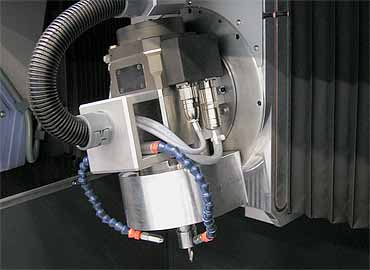 5-Achs-Fräskopf an einer Gamma 5-Achs-kopf,fräsmaschine,