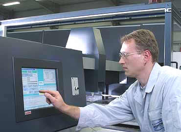 Steuerung einer HSC-Fräsmaschine. steuerung,fräsmaschine,